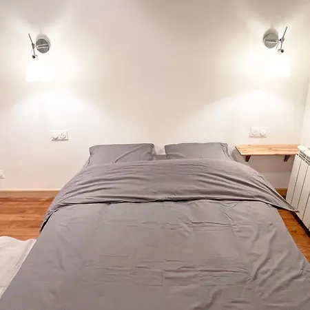 Moderne A Pour 4 Personnes * Parigi